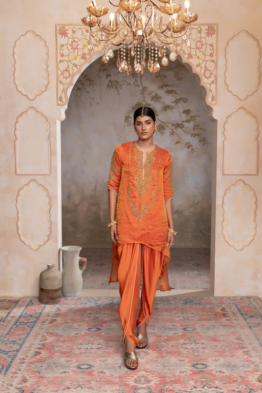 Silk tissue a symmetrical top set