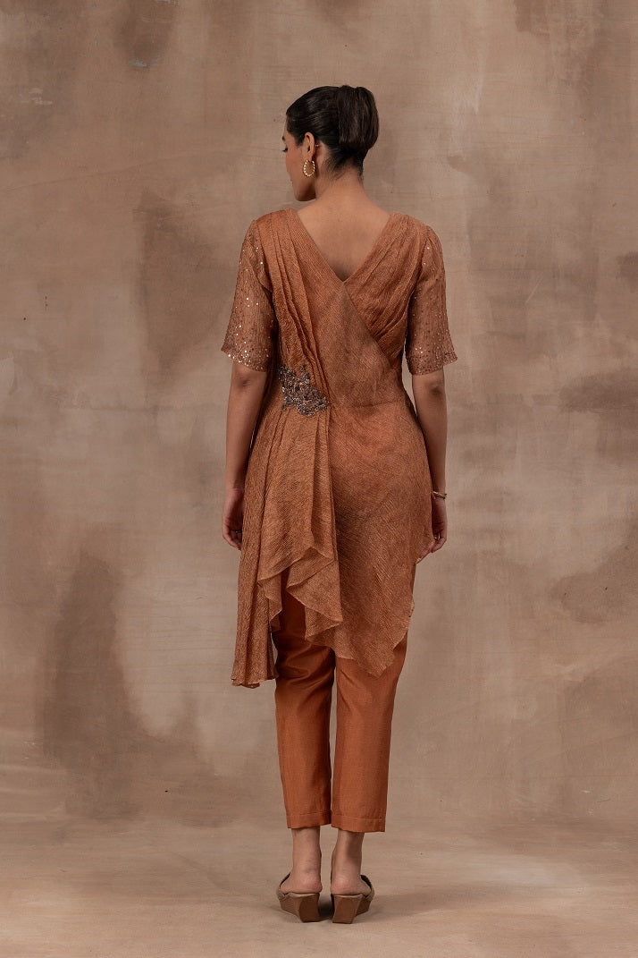 Drape top in copper colour tissue with half sleeve