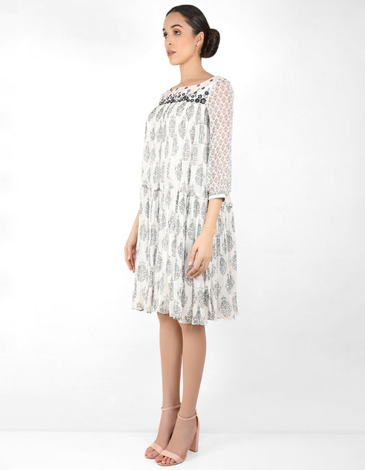The bohemian yoke dress - White