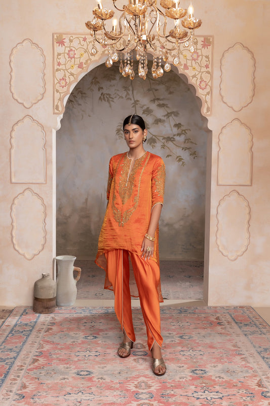 Silk tissue a symmetrical top set