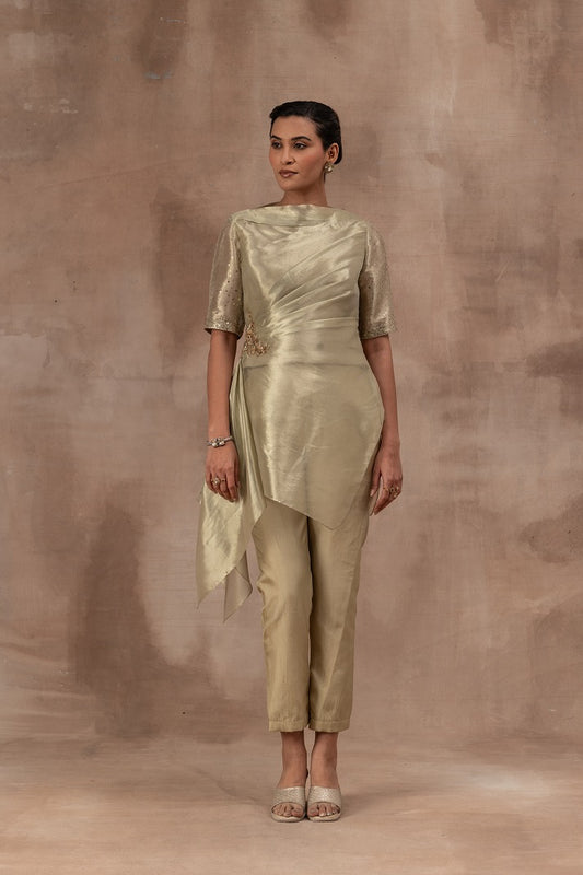 Drape top in metal green tissue with half sleeve