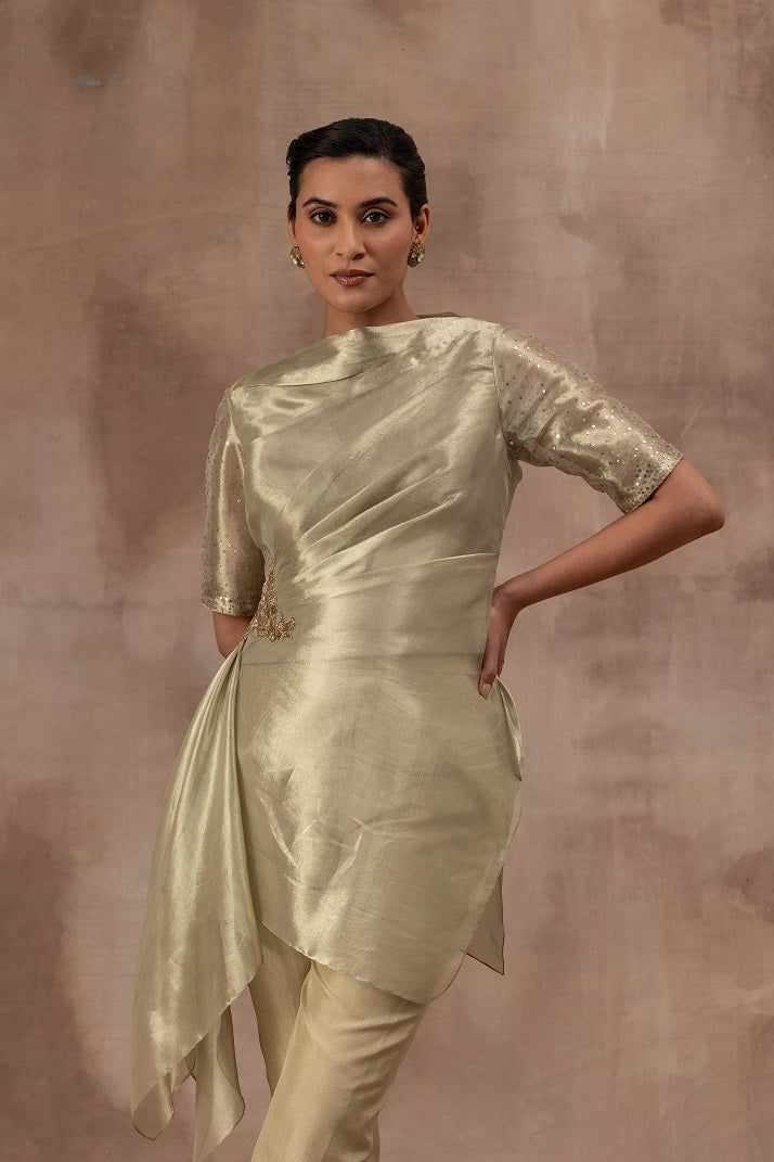 Drape top in metal green tissue with half sleeve