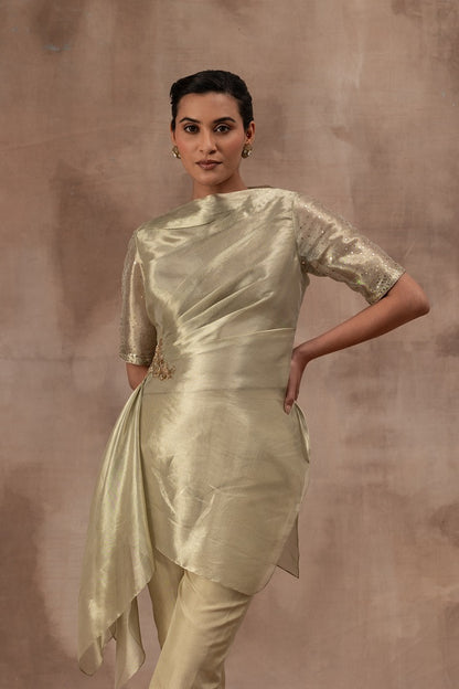 Drape top in metal green tissue with half sleeve