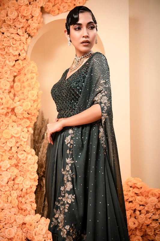 Sequin embroidered blouse combined glass beads and with cape