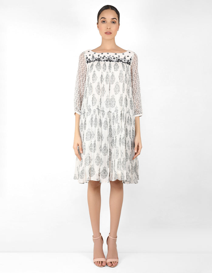 The bohemian yoke dress - White